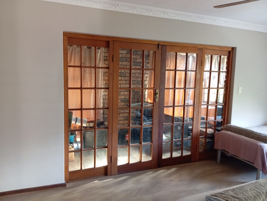 5 Bedroom Property for Sale in Victoria Park Western Cape